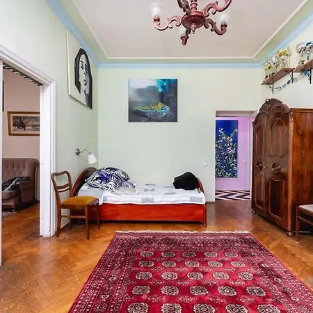 Fine Art Luxury 110 M2 , 3 Min Walk To Main Square Apartment *