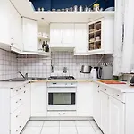 Fine Art Luxury 110 M2 , 3 Min Walk To Main Square *