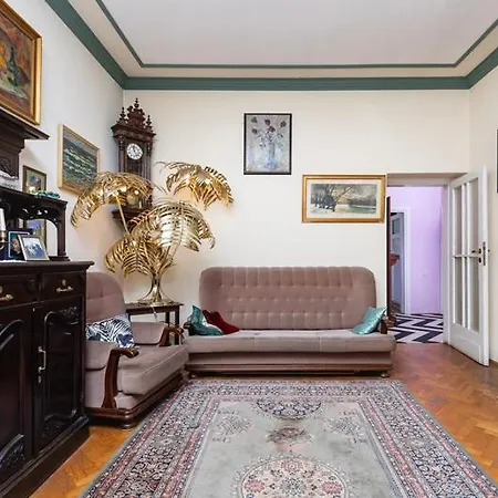 Fine Art Luxury 110 M2 , 3 Min Walk To Main Square Lägenhet